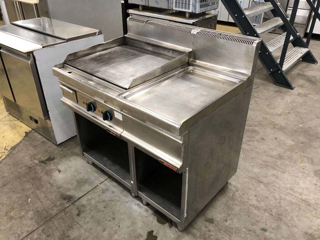 adelaar Buitensporig Nadeel RVS Giga bakplaat grillplaat 1/2 geribbeld 100 cm 400V Horeca -  Horecacentrum Brabant