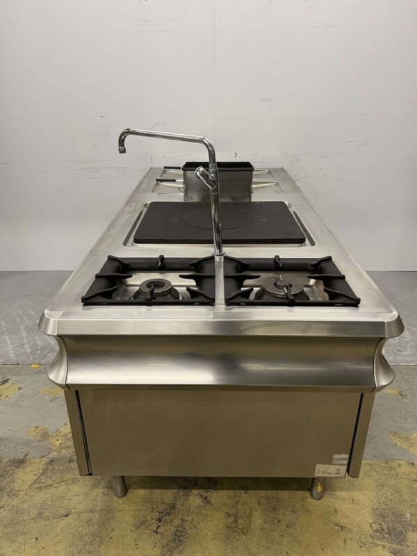 RVS MBM Kookeiland 2 Pits fornuis, doorkookplaat en dubbele friteuse 241 cm Horeca - Afbeelding 3