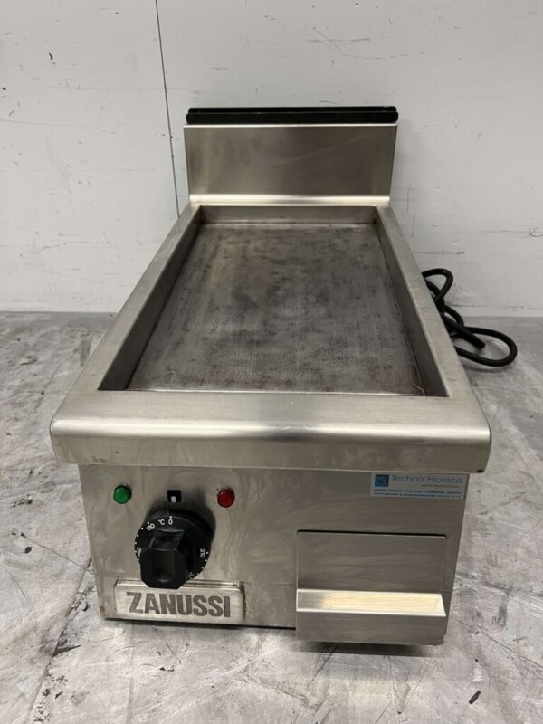 RVS Zanussi Grillplaat Gladde bakplaat 35 cm 400V Horeca