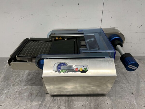 RVS Conpax Klappack Novus Vleeswareninpakmachine Inpakmachine 230V Slagerij Horeca