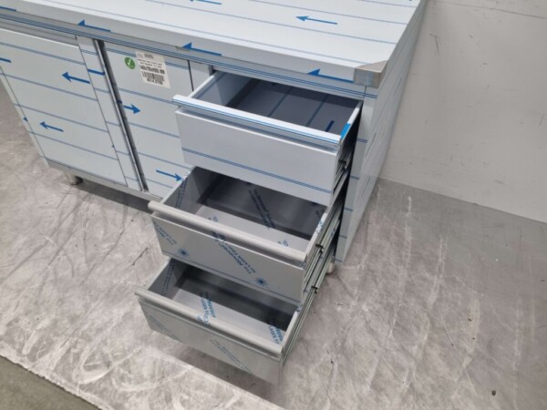 RVS Werkkast Kast Werktafel, klapdeur, 3 laden en afvalbak 140 cm Horeca - Afbeelding 4