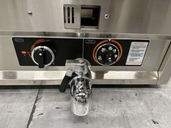 RVS Dubbele Friteuse Frituur 2 x 30 liter PROPAAN gas Horeca - Afbeelding 6