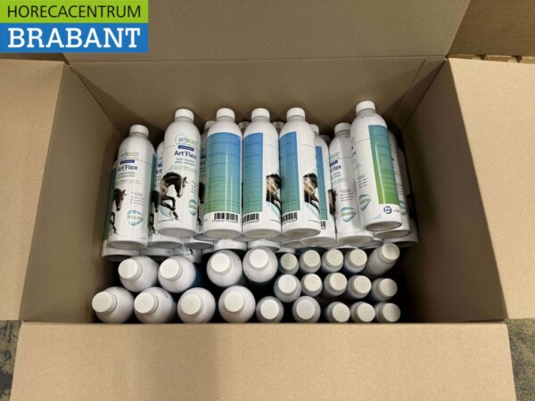 Partij VetSelect voedingssupplementen en verzorgingsproducten voor paarden horses