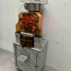 Cancan Automatische sinaasappelpers citruspers met tank met verrijdbaar onderstel 230V Horeca - Afbeelding 3
