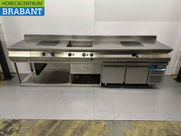 RVS MKN Baklijn Dubbel elektrisch fornuis Inductie en braadslede en koelwerkbank 300 cm 230/400V Horeca