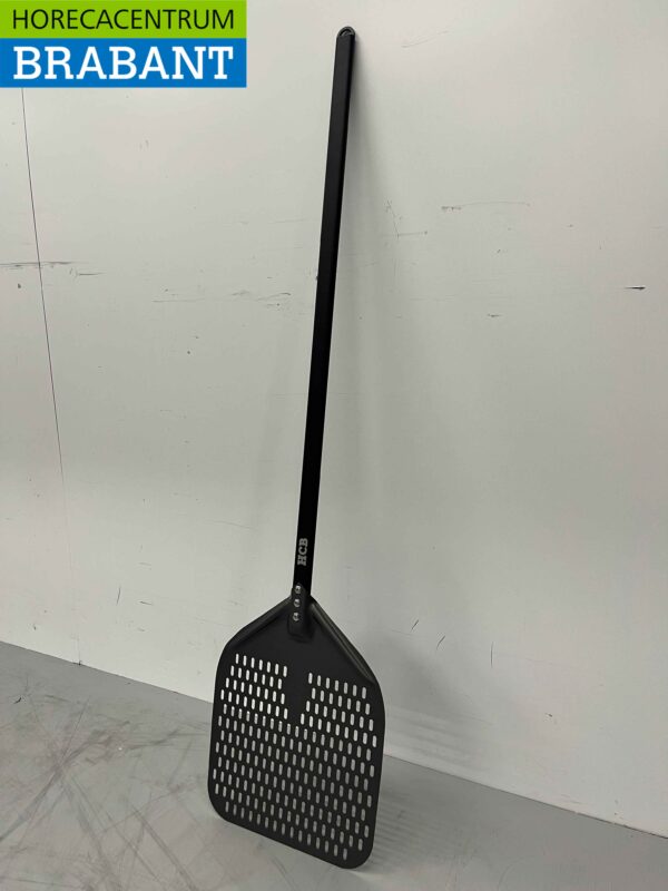 Pizzaschep hard geanodiseerd, geperforeerd blad 30 cm, lengte steel 90 cm Horeca - Afbeelding 2