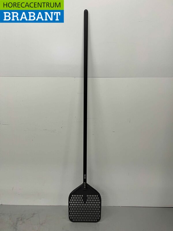 Pizzaschep hard geanodiseerd, geperforeerd blad 30 cm, lengte steel 150 cm Horeca