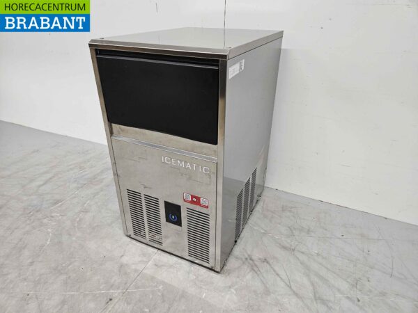 RVS Icematic C38 ijsblokjesmachine ijsklontjesmachine 34 kg p/d 230V Bouwjaar 2023 Horeca - Afbeelding 2