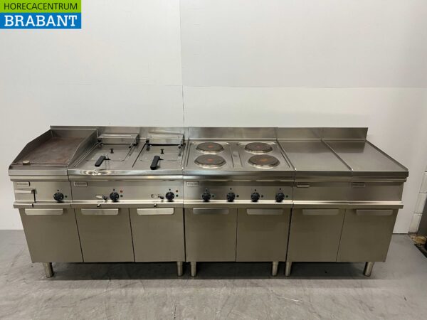 RVS Electrolux Baklijn 4 pits fornuis, dubbele friteuse en bakplaat 245 cm 400V Horeca