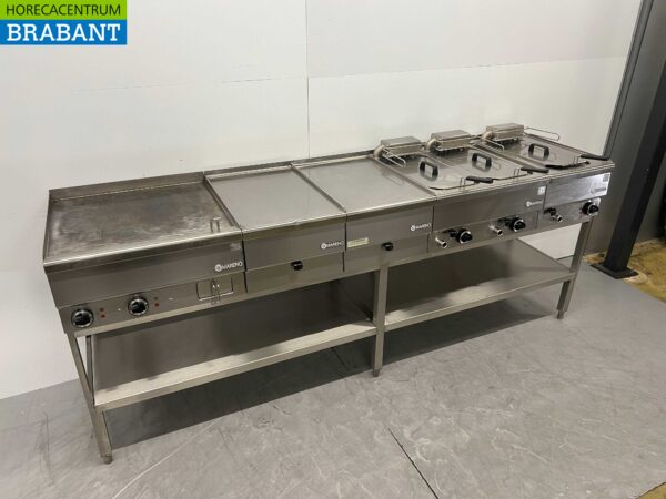 RVS Mareno Baklijn Elektrische bakplaat en 3 friteuses 240 cm 400V Horeca - Afbeelding 2