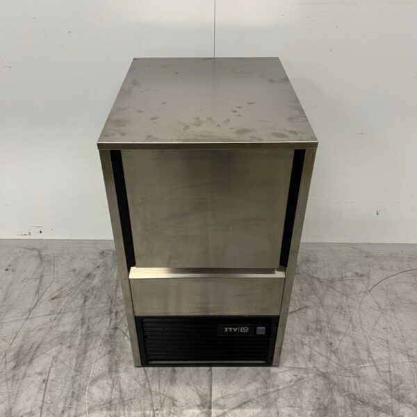 RVS ITV Quasar ijsblokjesmachine ijsklontjesmachine 40 kg p/d 230V Horeca