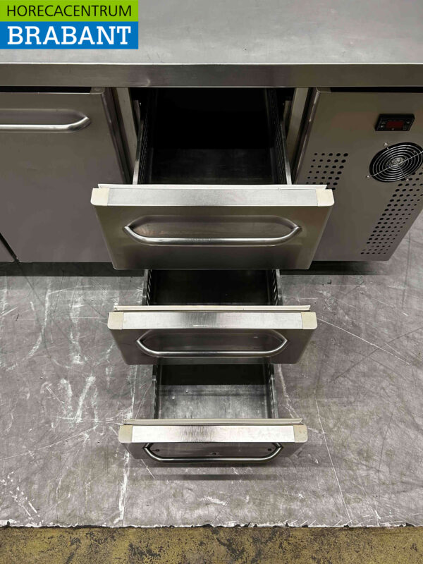 RVS Gram Koelwerkbank 2 deuren en 3 laden 172,5 cm 230V Horeca - Afbeelding 5