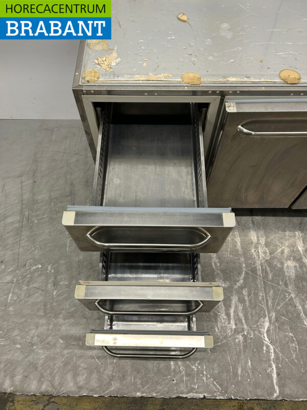 RVS Gram Koelwerkbank 2 deuren en 3 laden 172,5 cm 230V Horeca - Afbeelding 4