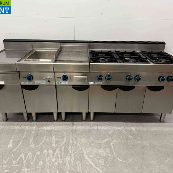 RVS Modular baklijn bestaande uit Blind unit, Bain Marie, Bakplaat en 6 pits fornuis 230 cm 230V + 400V + GAS Horeca