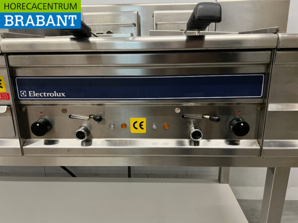 RVS Lotus Baklijn 4 pits, Bakplaat en dubbele friteuse 2 x 10 liter 212 cm 400V Horeca - Afbeelding 10