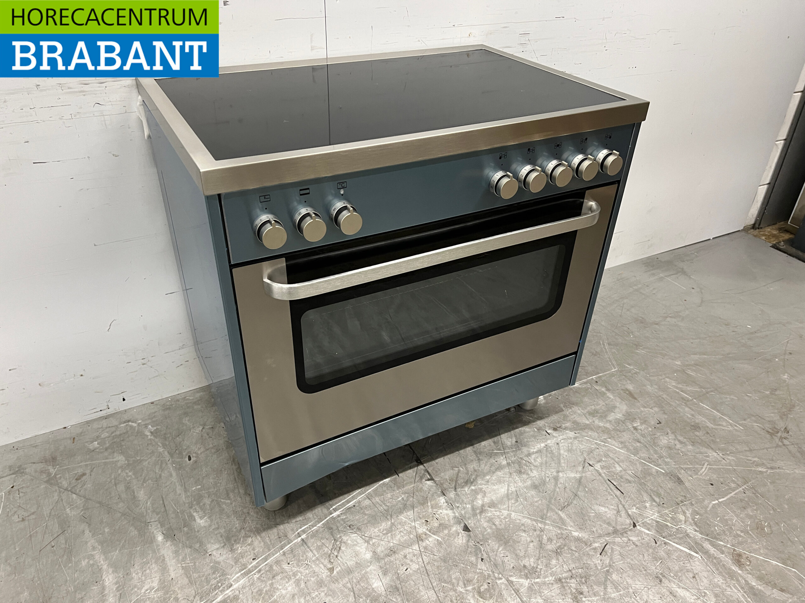 RVS Saro Inductiefornuis met elektrische oven 400V Horeca - Afbeelding 2