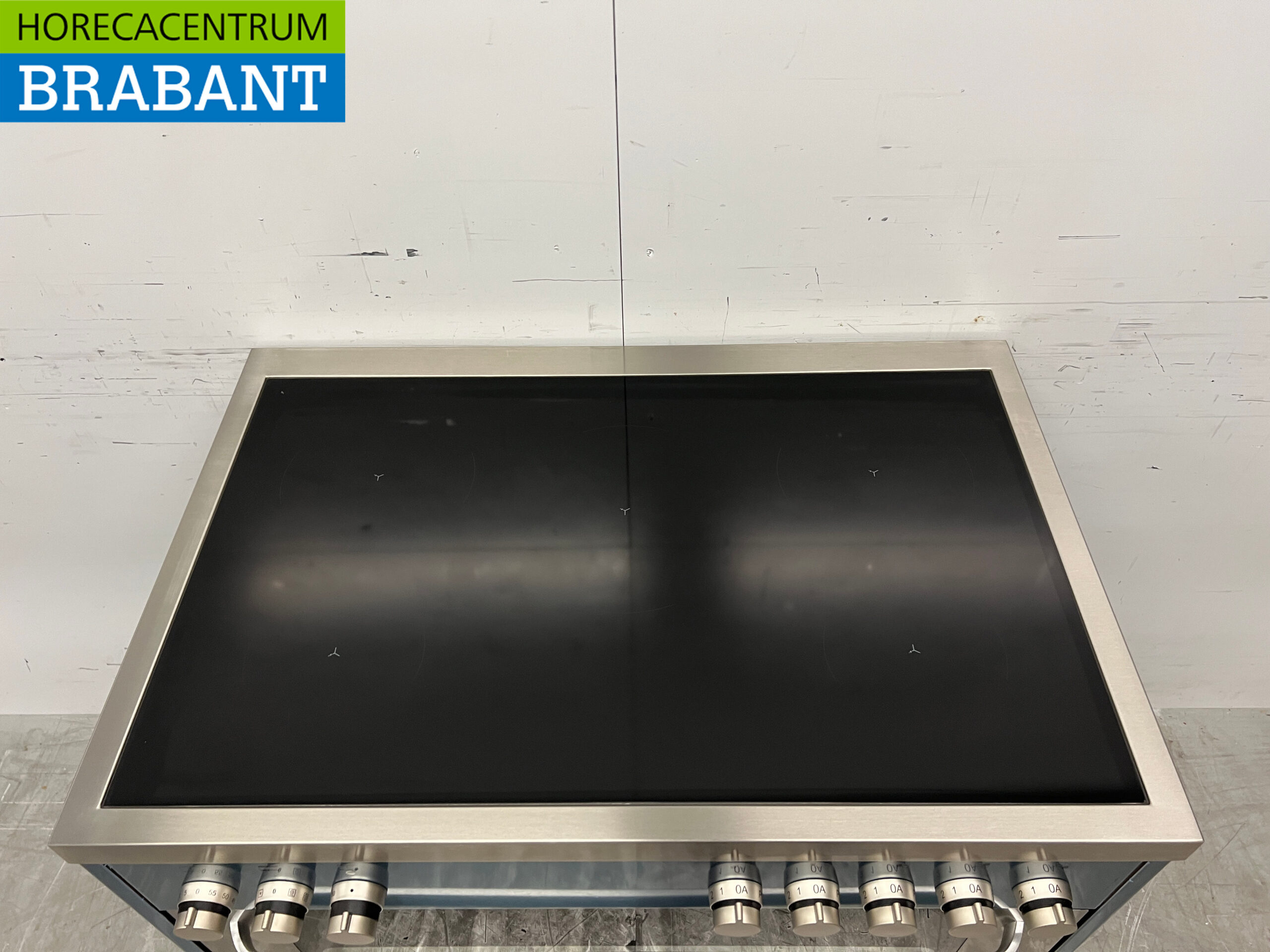 RVS Saro Inductiefornuis met elektrische oven 400V Horeca - Afbeelding 4