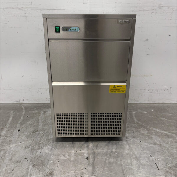 RVS Saro EB 40 ijsblokjesmachine ijsklontjesmachine 40 kg p/d 230V Horeca