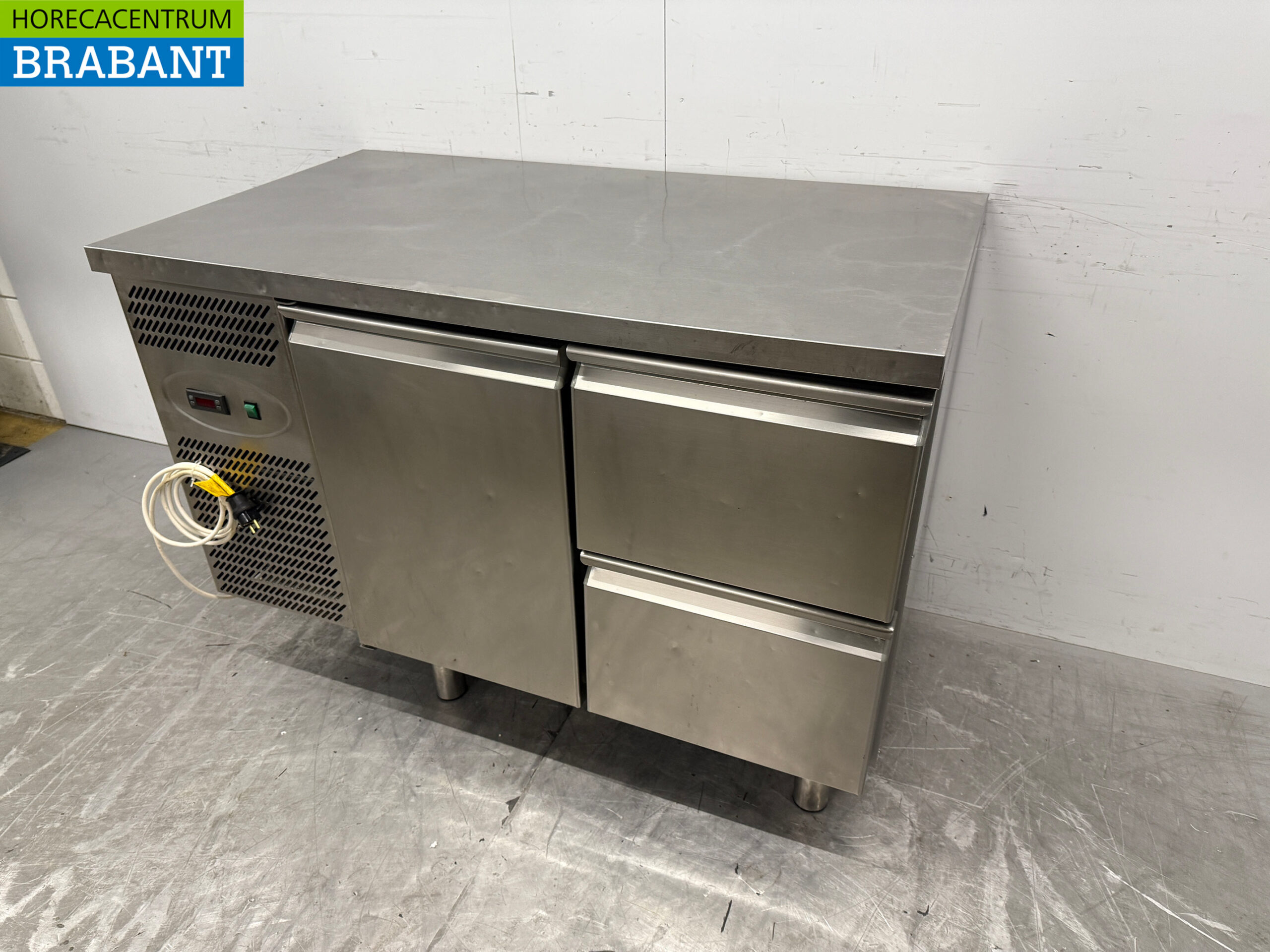 RVS Studio 54 Koelwerkbank 1 Deur 2 Laden 126 cm 230V Horeca - Afbeelding 2