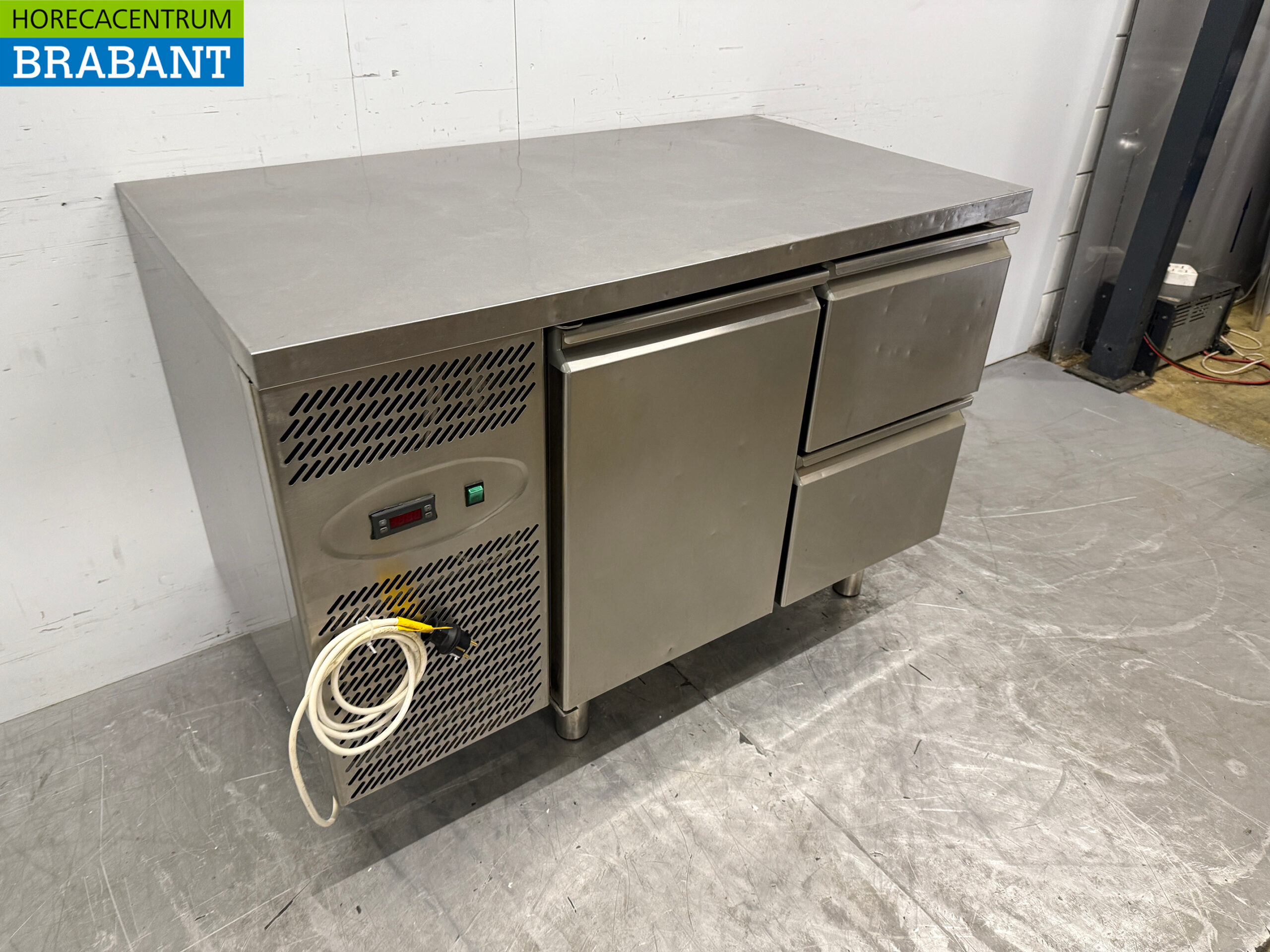 RVS Studio 54 Koelwerkbank 1 Deur 2 Laden 126 cm 230V Horeca - Afbeelding 3