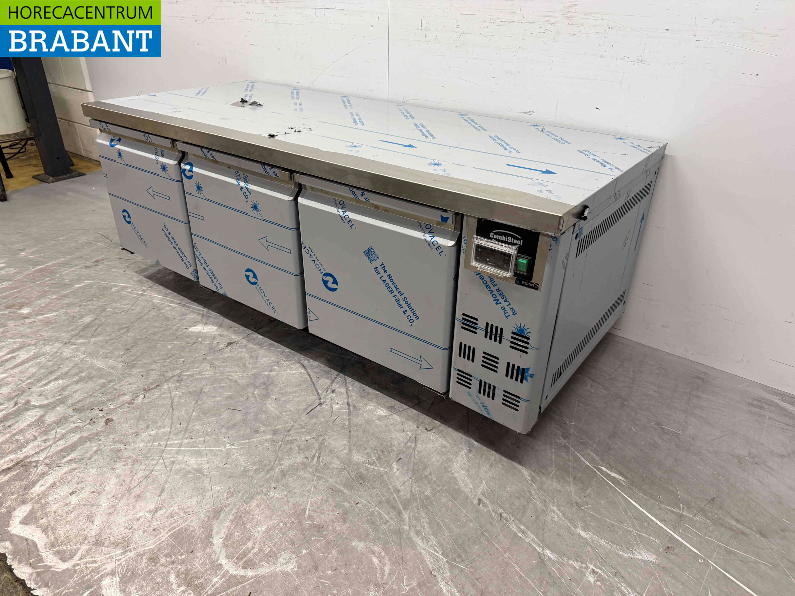 RVS Combisteel Koelwerkbank Laag model 3 deuren 160 cm 230V Horeca - Afbeelding 2