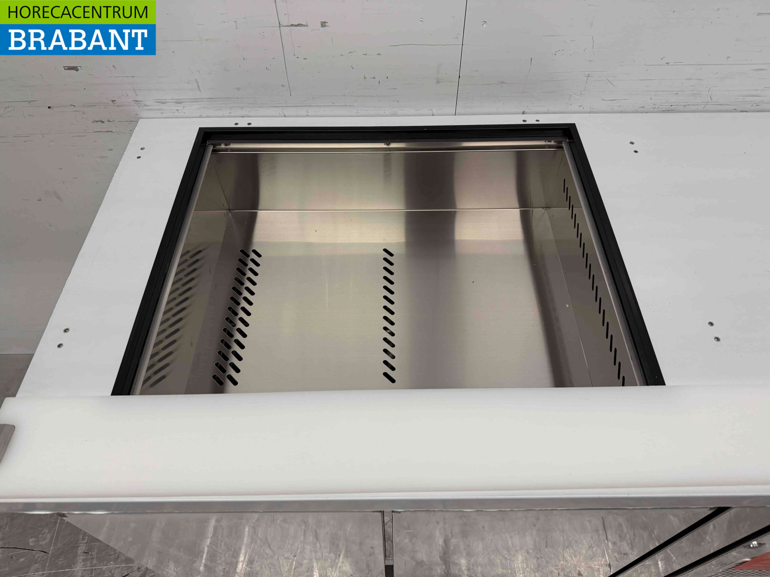 Polar CT393 RVS Koelwerkbank 2 deuren 136 cm 230V Horeca - Afbeelding 5