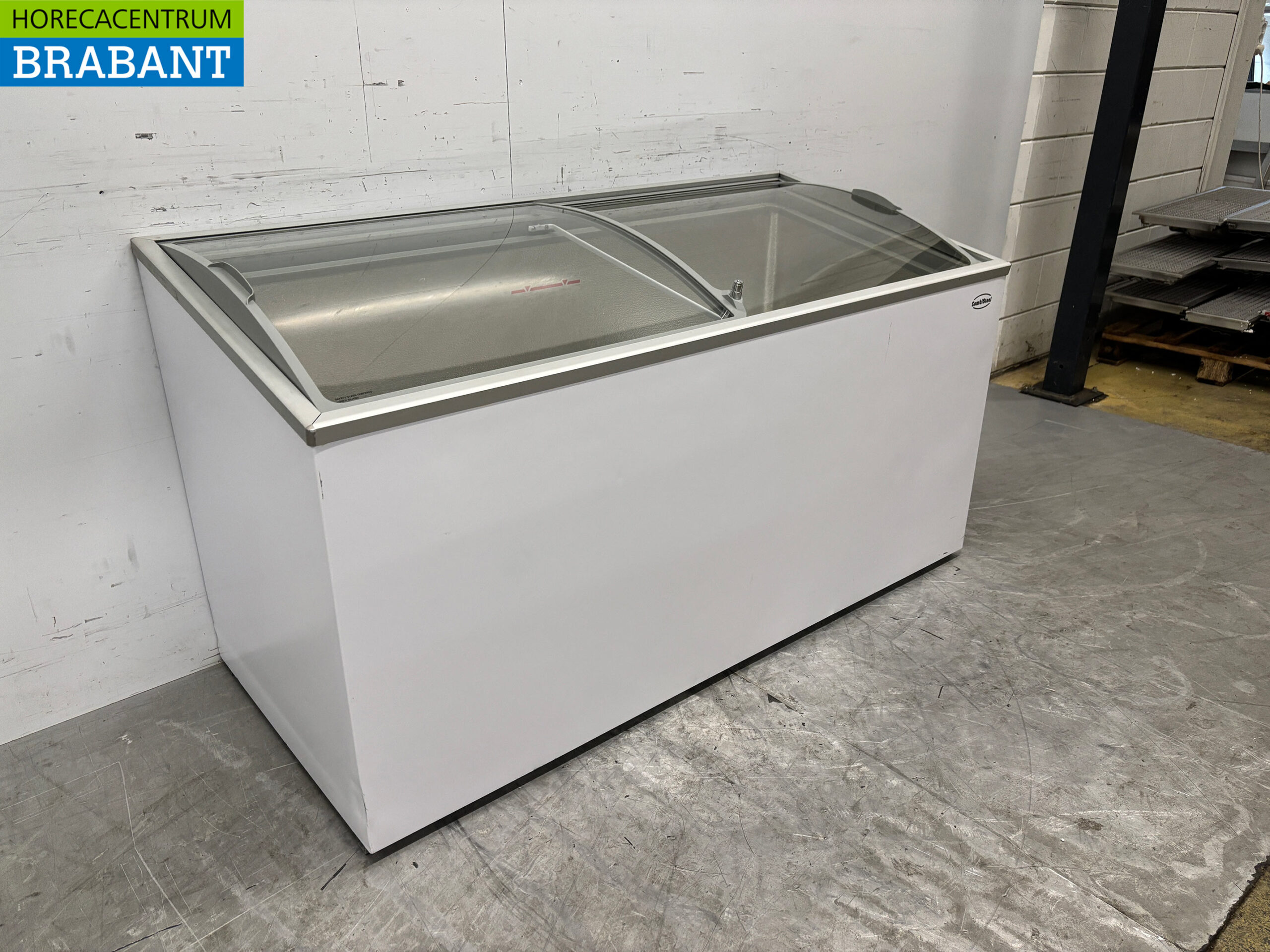 Combisteel Winkelvriezer Vrieskist met glazen schuifdeksels 432 liter 230V Horeca - Afbeelding 2
