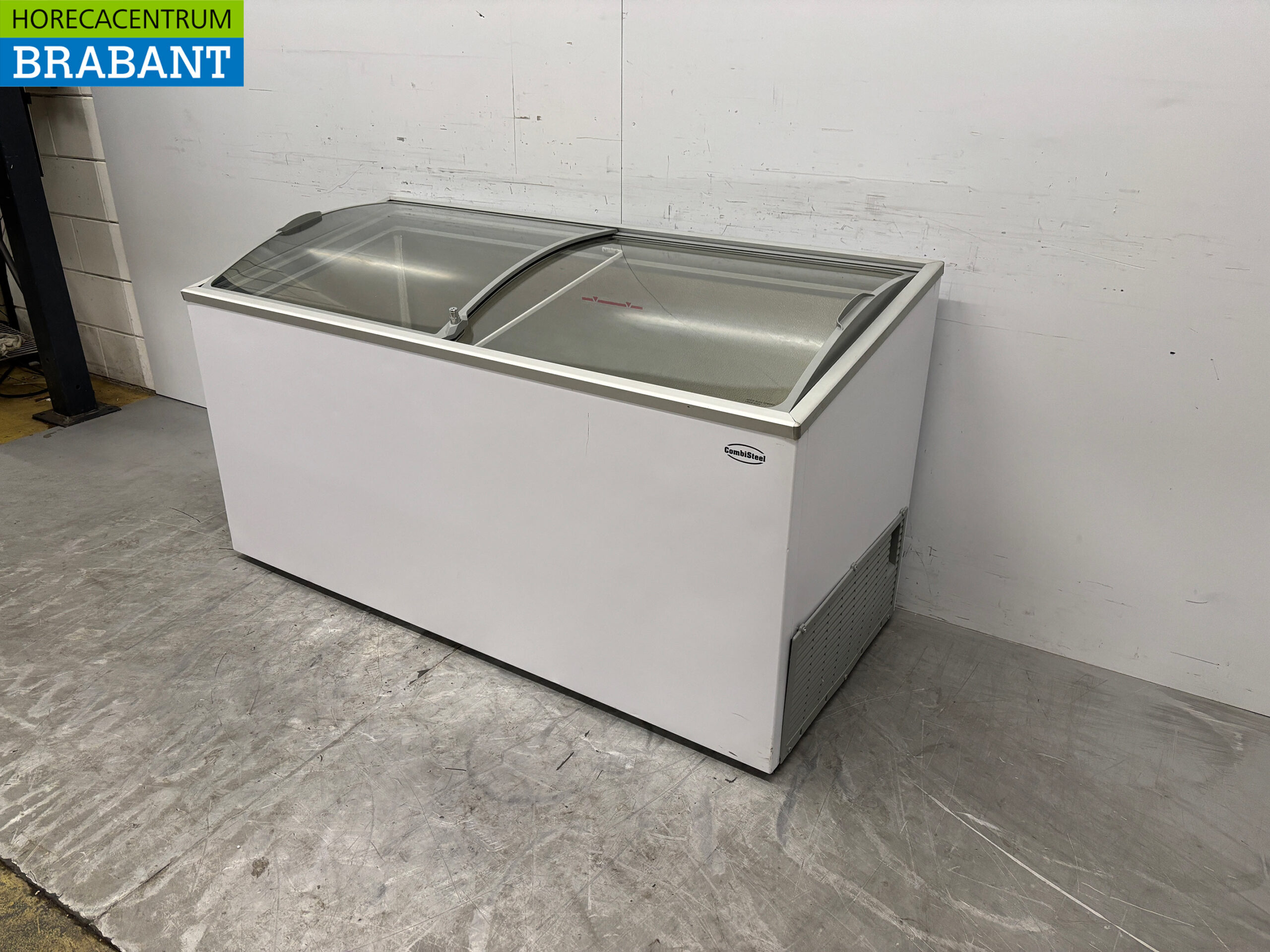 Combisteel Winkelvriezer Vrieskist met glazen schuifdeksels 432 liter 230V Horeca - Afbeelding 3