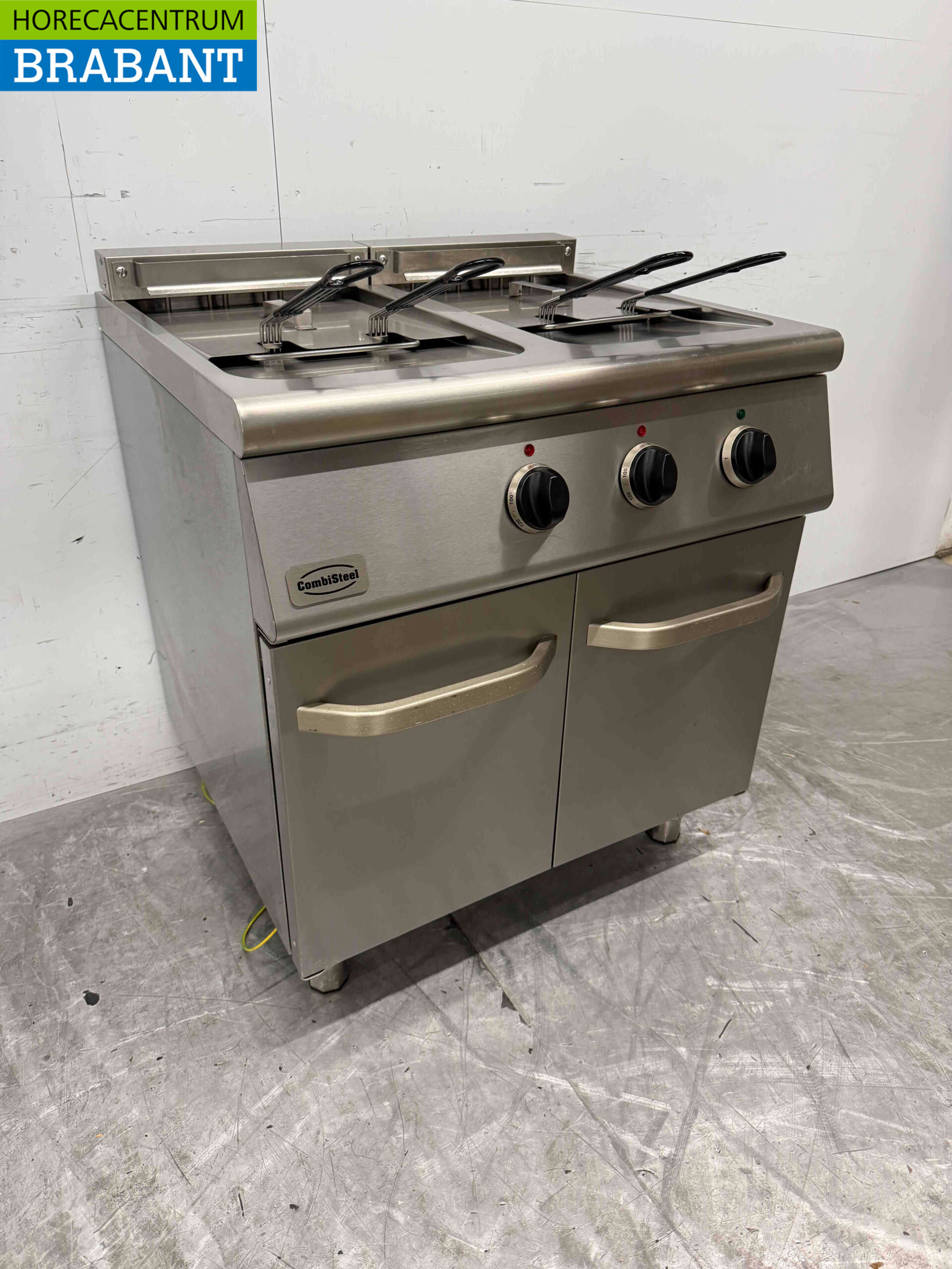 RVS Combisteel Dubbele Friteuse 2 x 18 liter 400V Horeca - Afbeelding 3