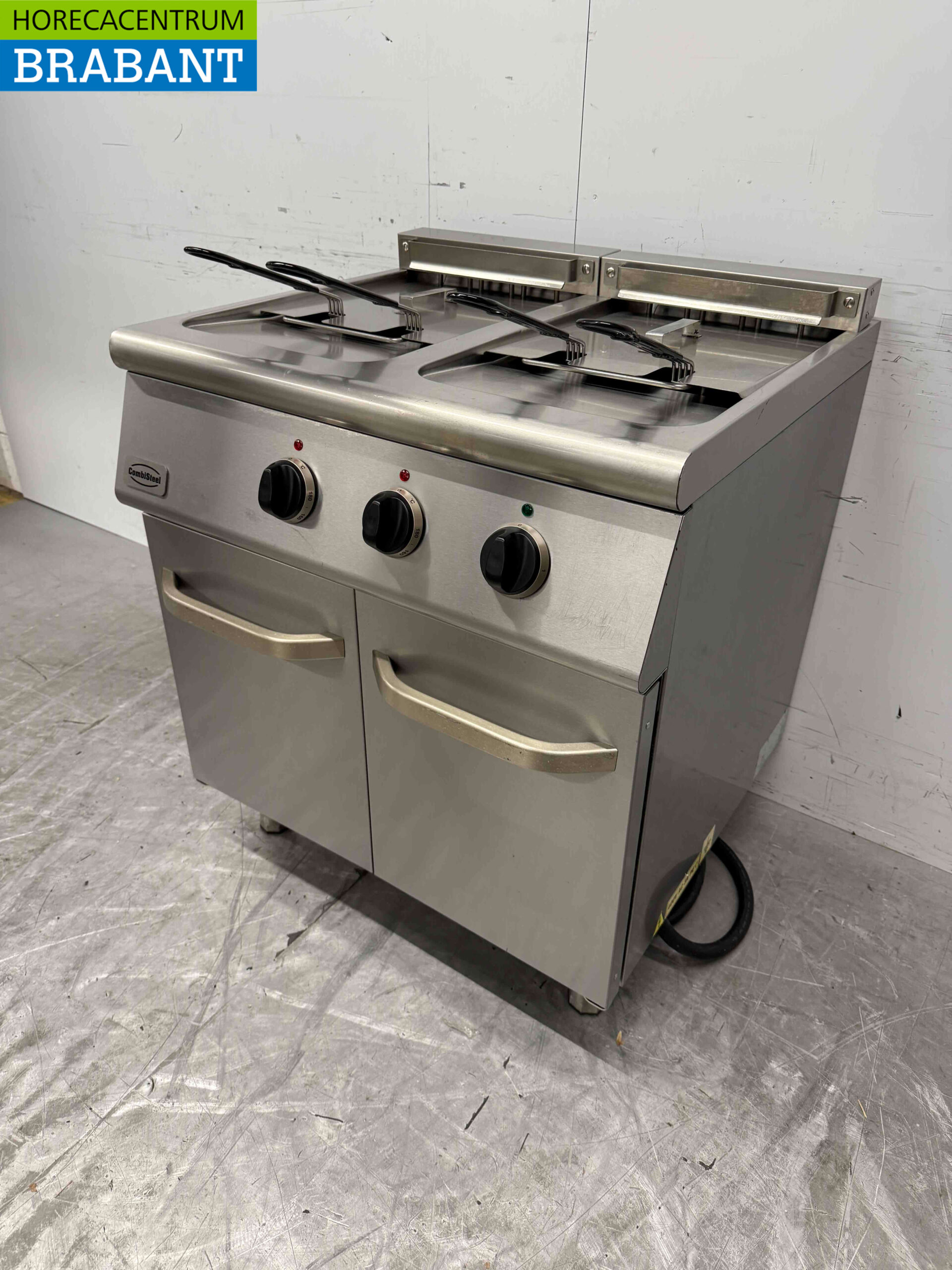 RVS Combisteel Dubbele Friteuse 2 x 18 liter 400V Horeca - Afbeelding 4