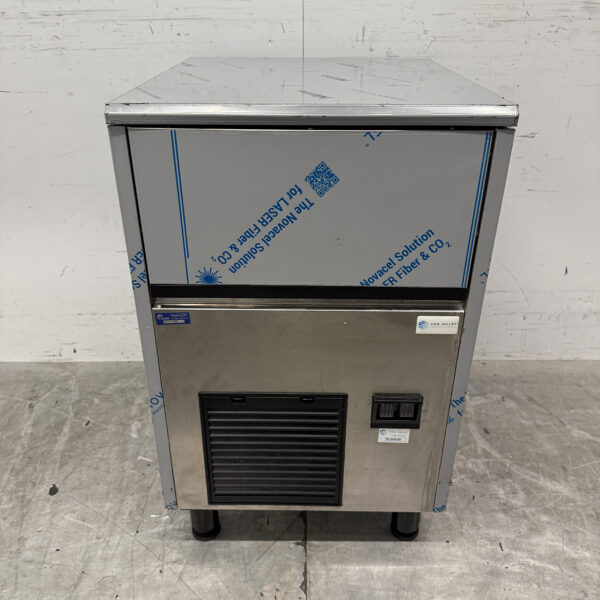 RVS Combisteel Ijsblokjesmachine 32 kg/pd 230V Horeca