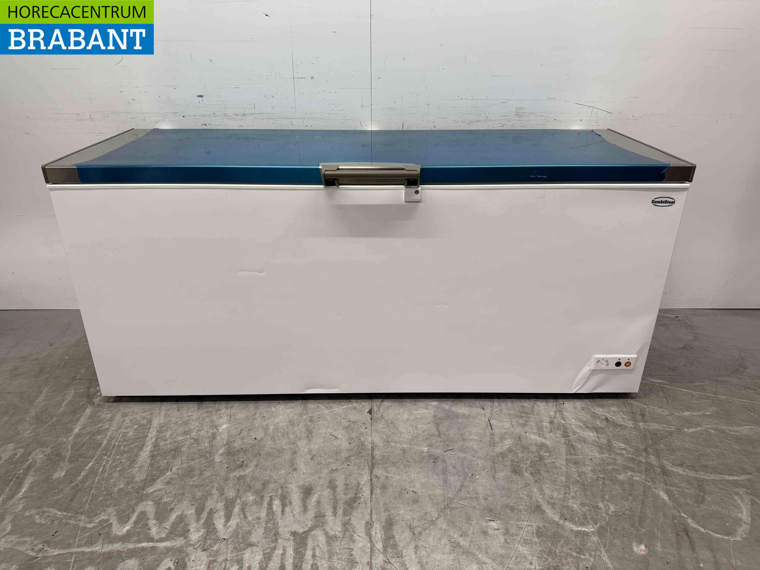 Combisteel Winkelvriezer Vrieskist met RVS deksel 432 liter 230V Horeca