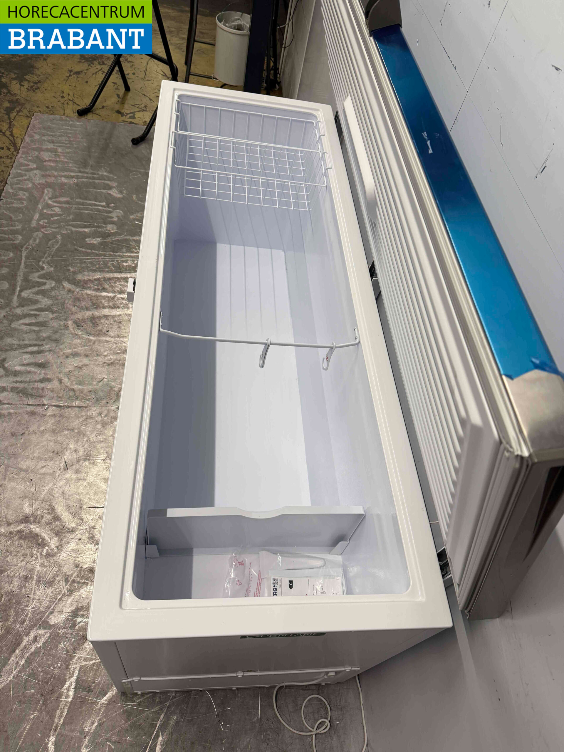 Combisteel Winkelvriezer Vrieskist met RVS deksel 432 liter 230V Horeca - Afbeelding 4