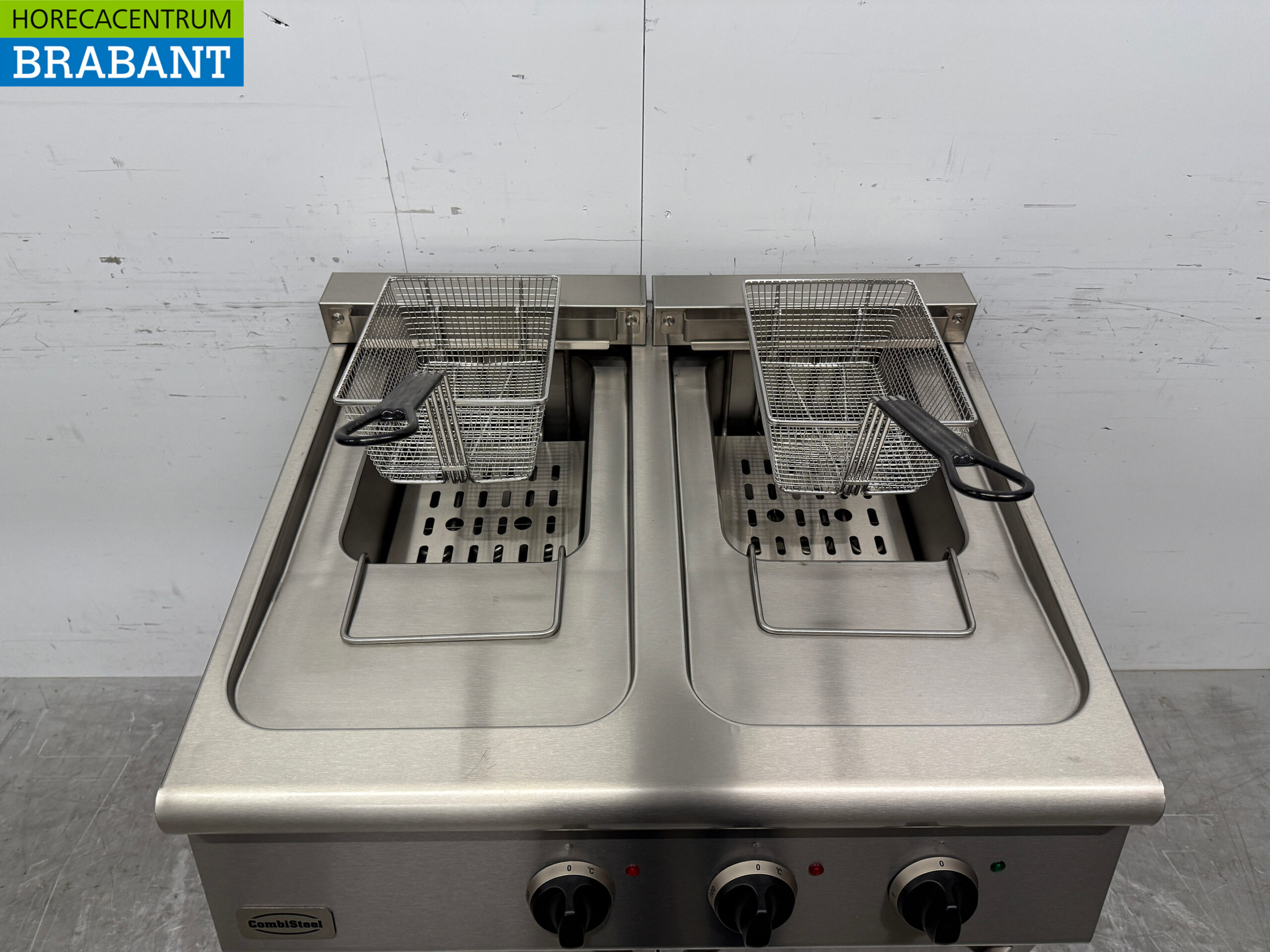 RVS Combisteel Dubbele Friteuse 2 x 18 liter 400V Horeca - Afbeelding 4