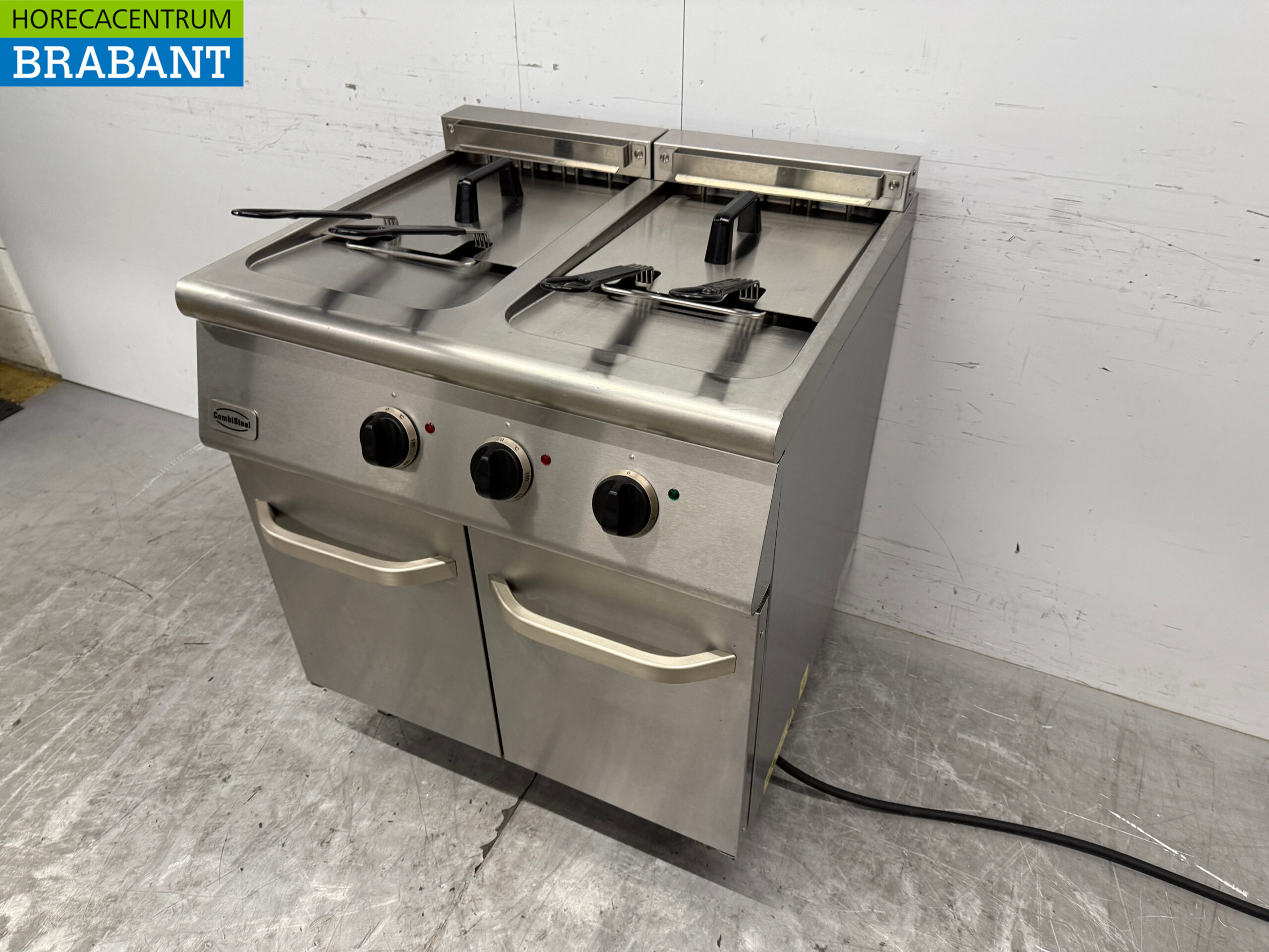 RVS Combisteel Dubbele Friteuse 2 x 18 liter 400V Horeca - Afbeelding 2