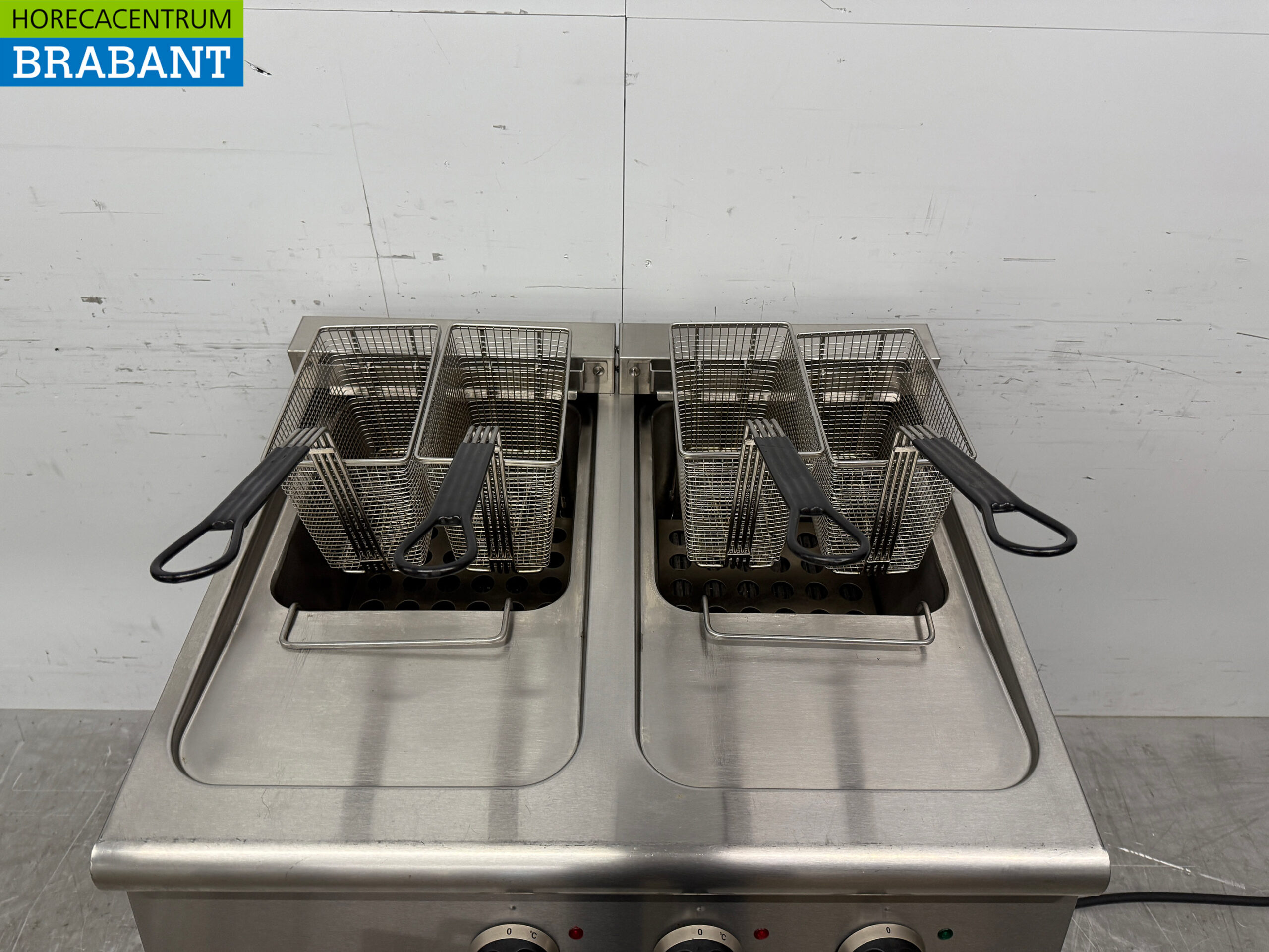 RVS Combisteel Dubbele Friteuse 2 x 18 liter 400V Horeca - Afbeelding 4