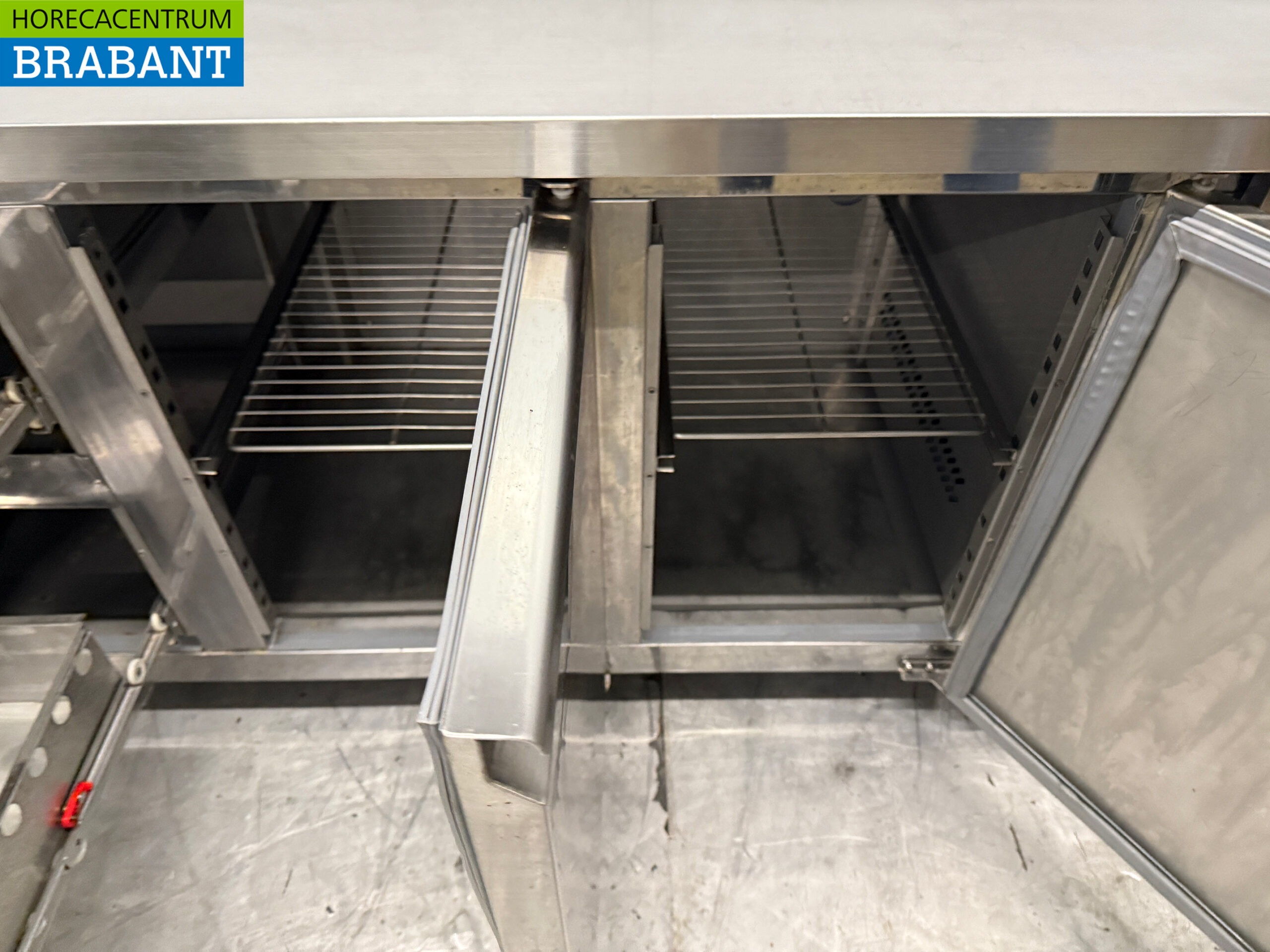 RVS Ecofrost Koelwerkbank 2 Deuren en 2 Laden 179,5 cm 230V Horeca - Afbeelding 4