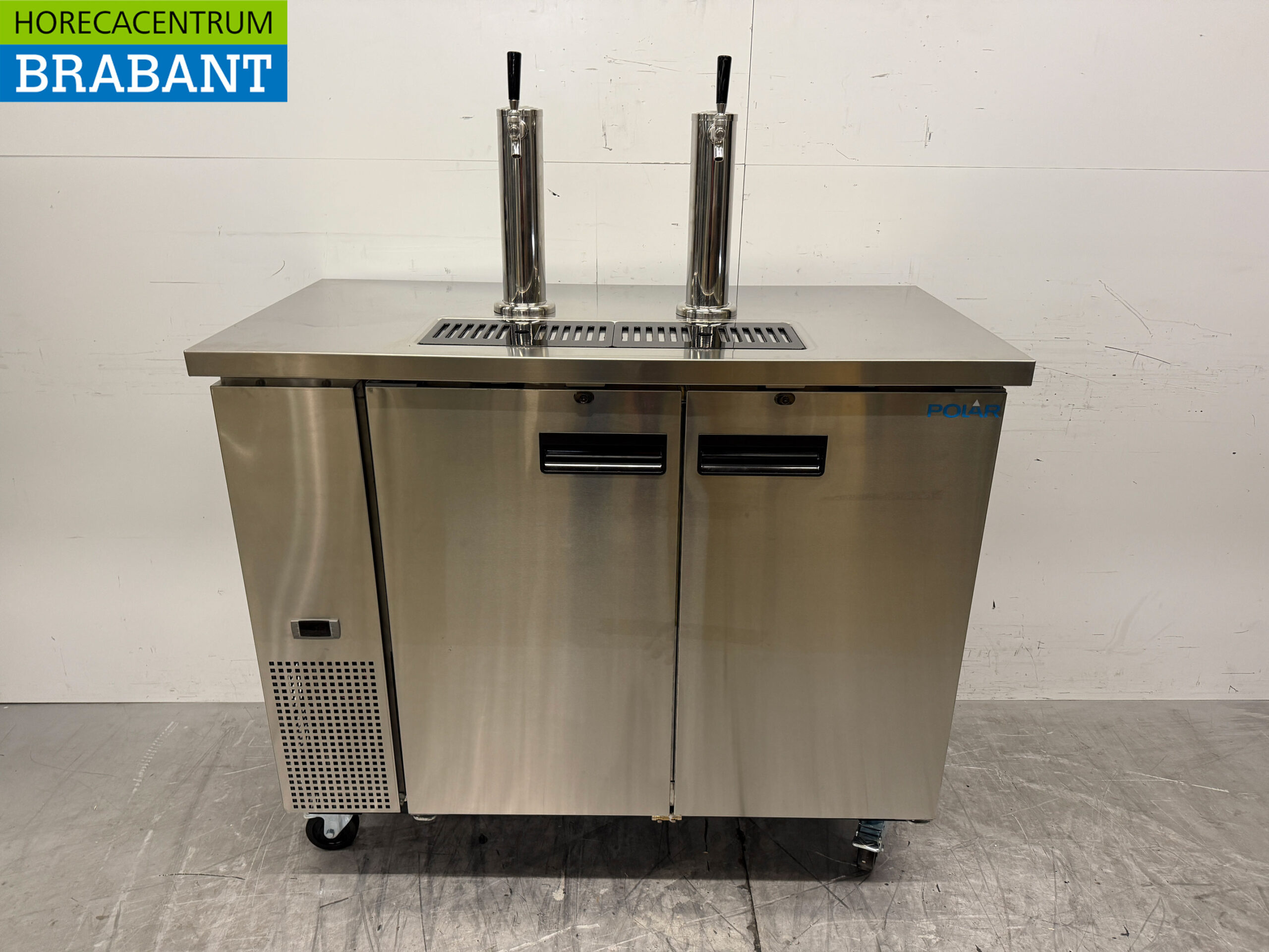 Polar GE633 Verrijdbare bierkoeler fustenkoeler biertap met dubbele tapkraan en toebehoren 230V Horeca