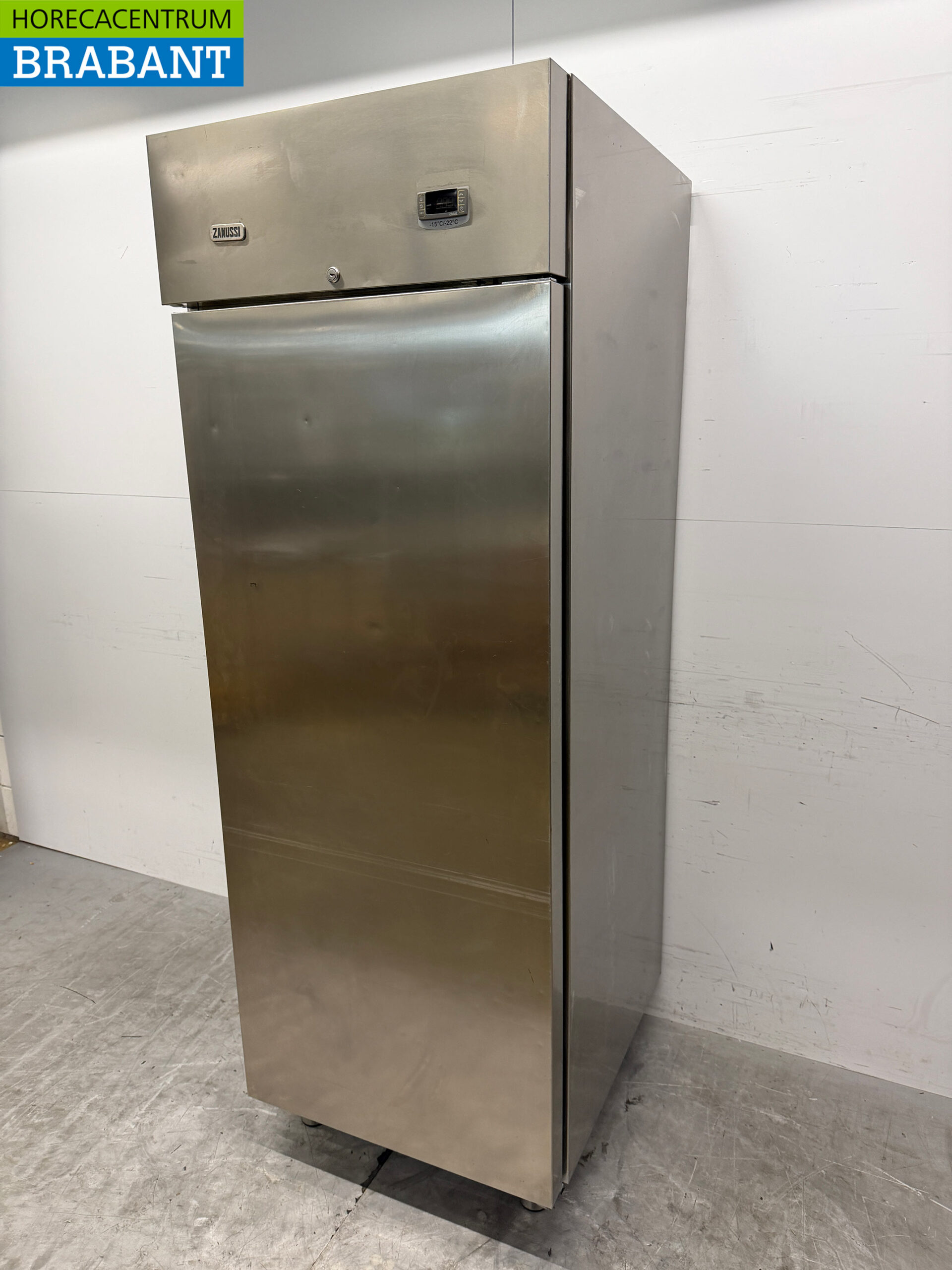 RVS Zanussi Vriezer 600 liter 230V Horeca - Afbeelding 2