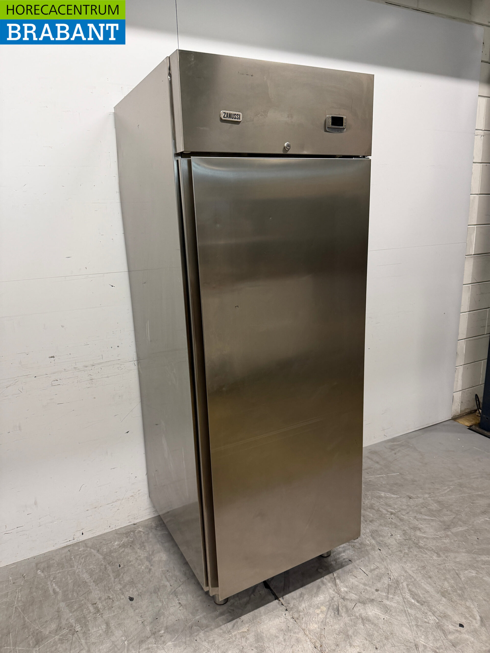 RVS Zanussi Vriezer 600 liter 230V Horeca - Afbeelding 3