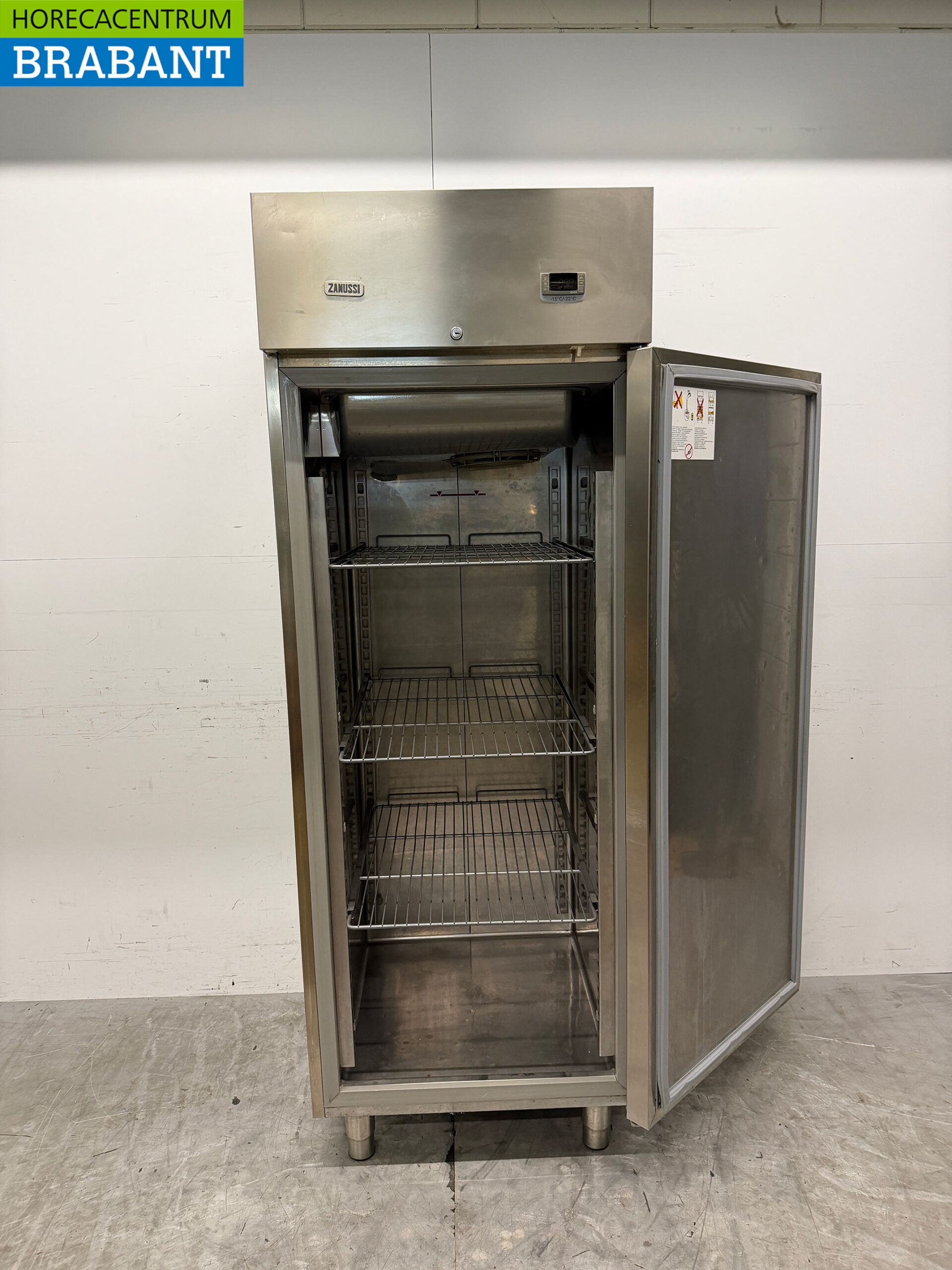 RVS Zanussi Vriezer 600 liter 230V Horeca - Afbeelding 4