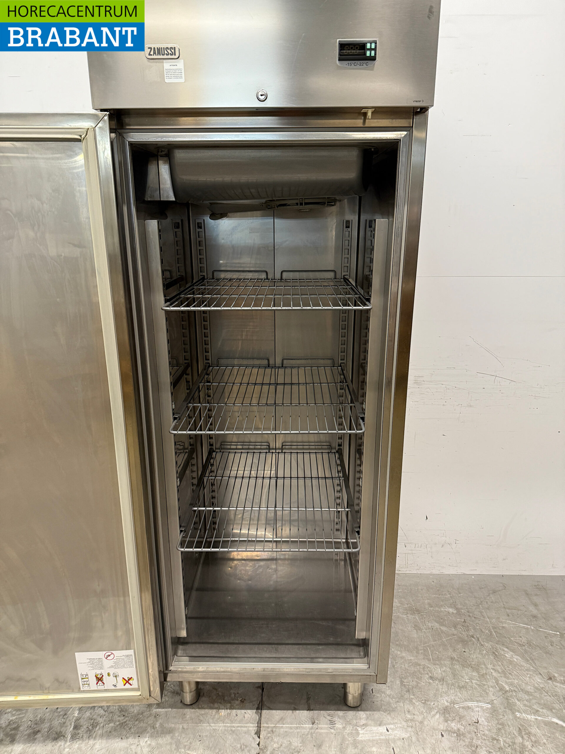 RVS Zanussi Vriezer 600 liter 230V Horeca - Afbeelding 4