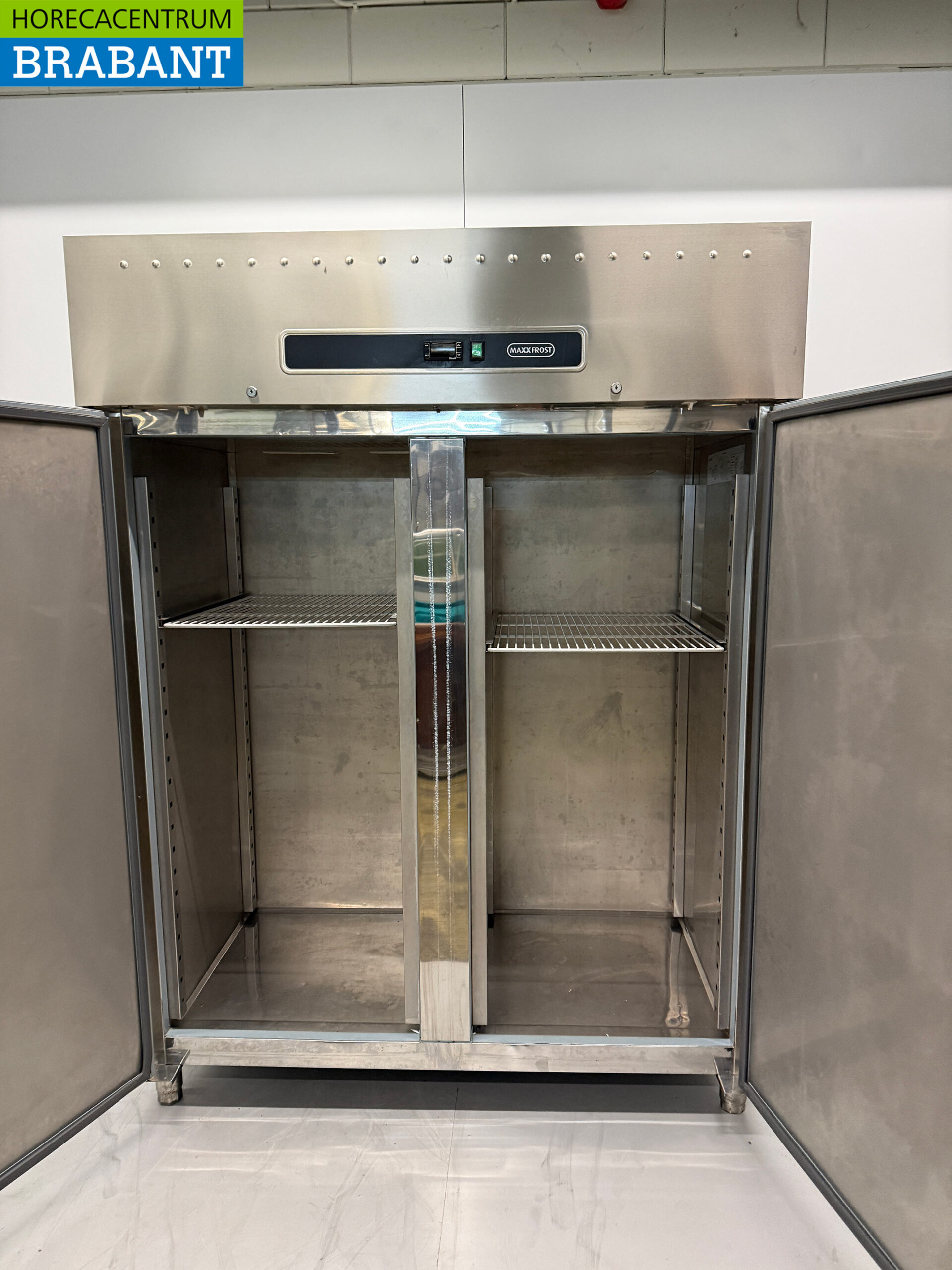 RVS Maxxfrost Dubbeldeurs Vriezer 1300 liter 230V Horeca - Afbeelding 5