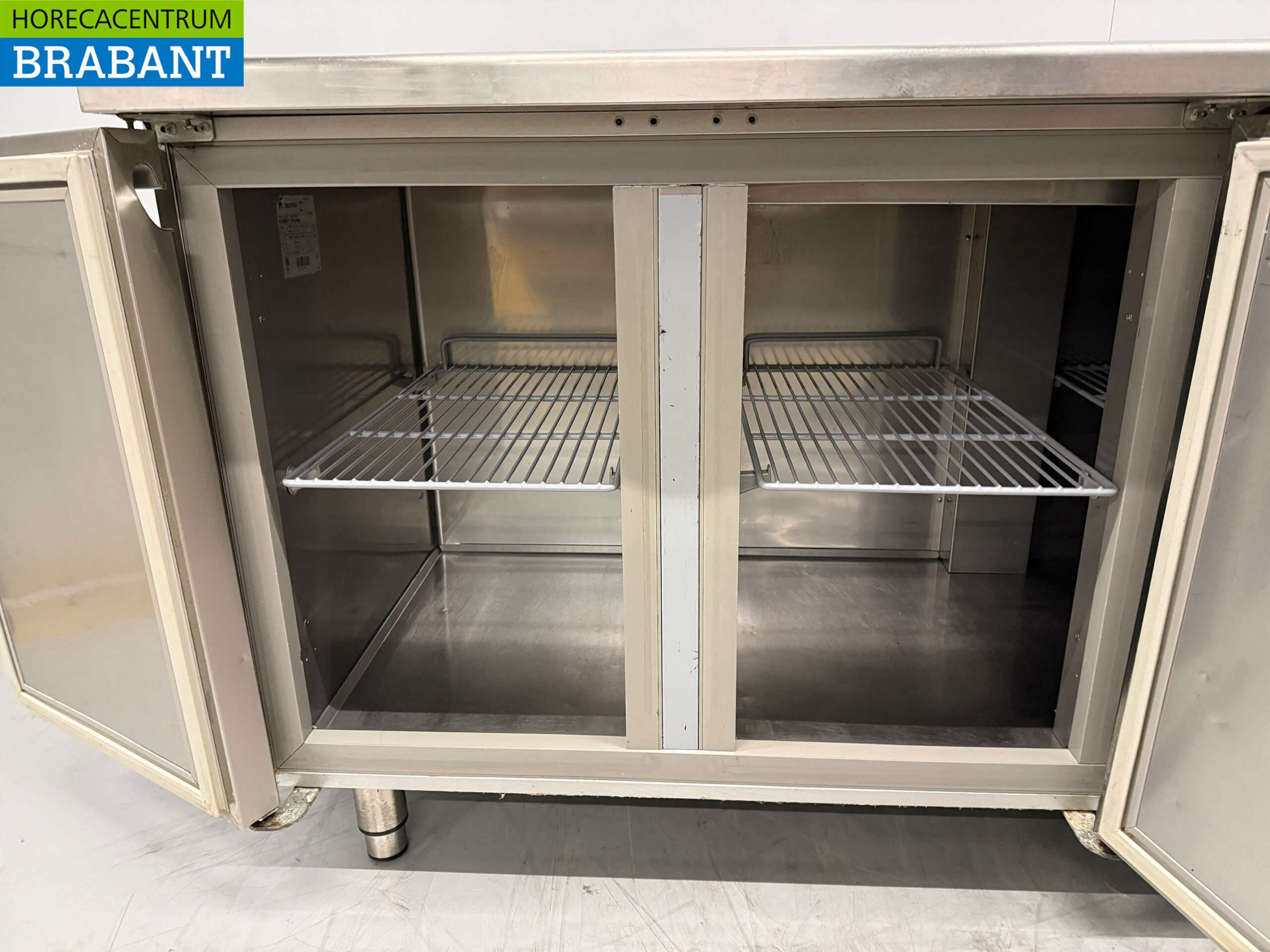 RVS Crionovo Koelwerkbank 4 Deuren 226,5 cm 230V Horeca - Afbeelding 4