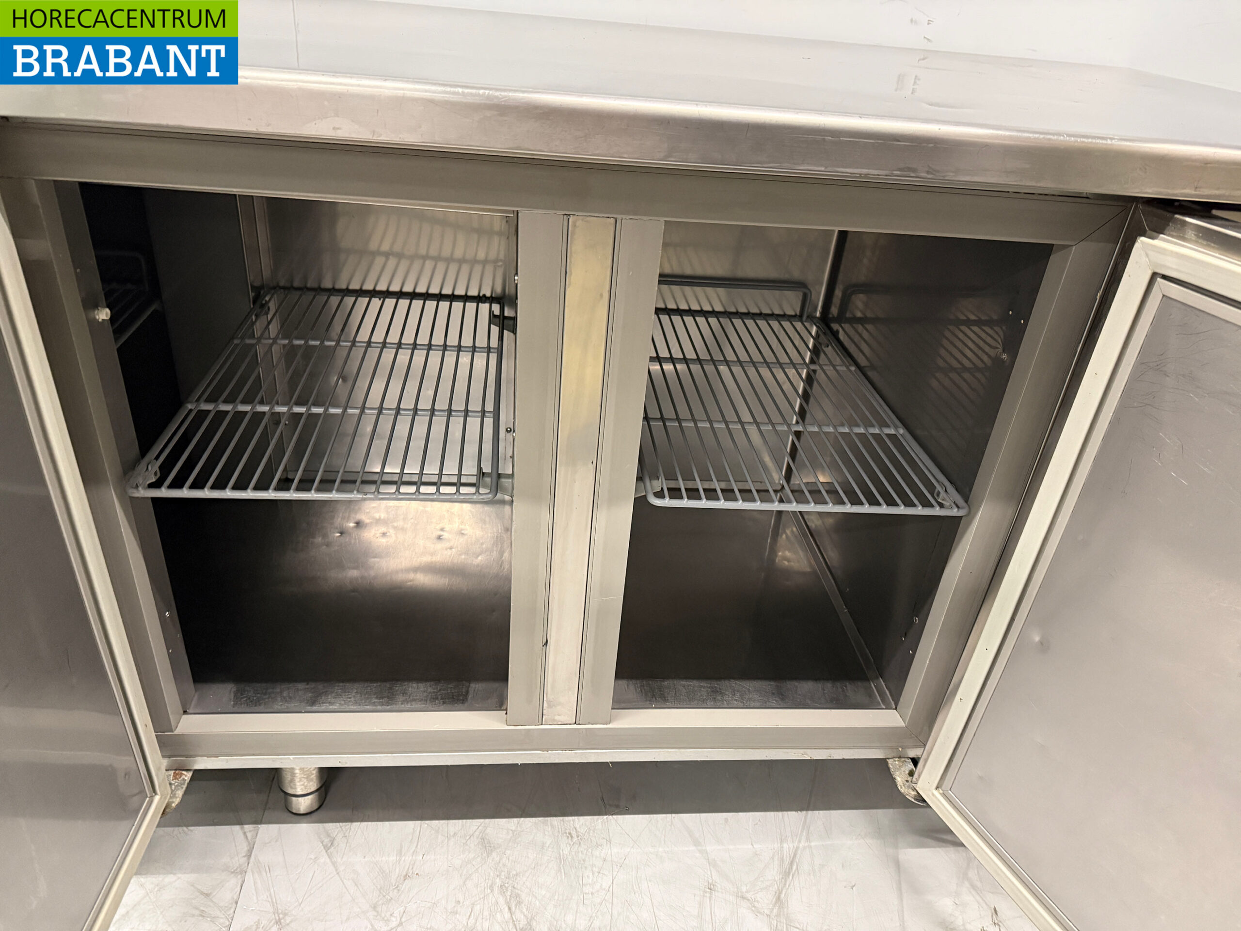 RVS Crionovo Koelwerkbank 4 Deuren 226,5 cm 230V Horeca - Afbeelding 5