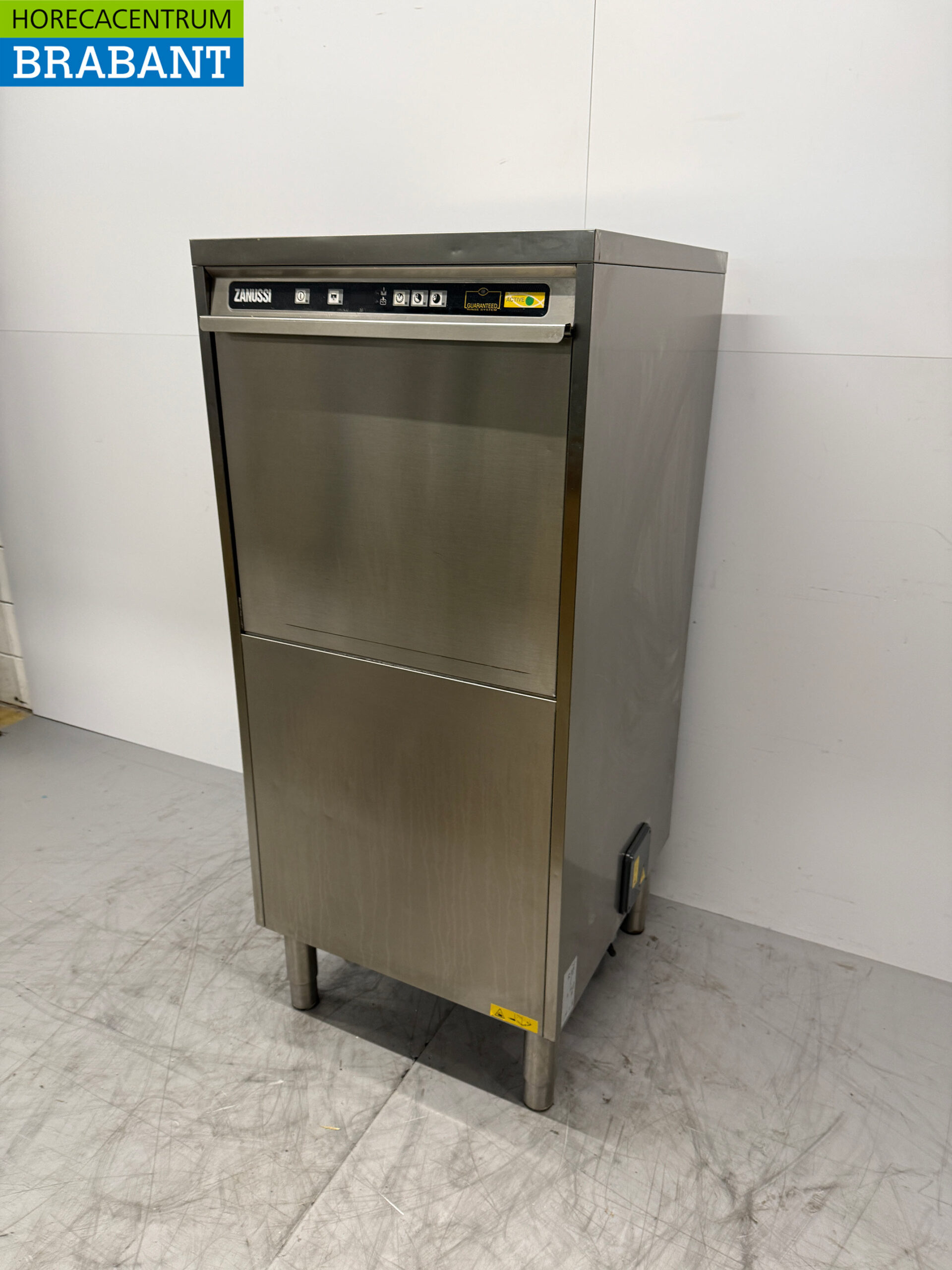 RVS Zanussi Vaatwasser met afvoerpomp 400V Horeca - Afbeelding 2