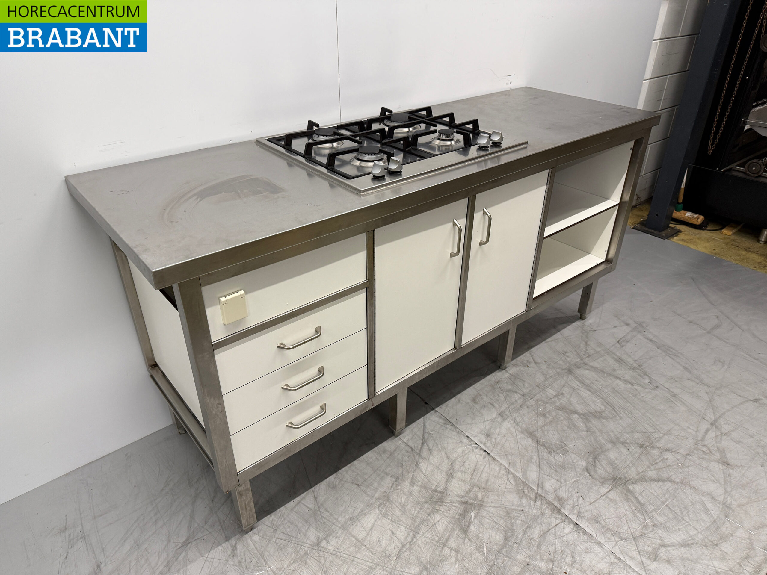RVS Werkkast met 4 Pits Fornuis met Trespa deuren en laden 180 cm Horeca - Afbeelding 3