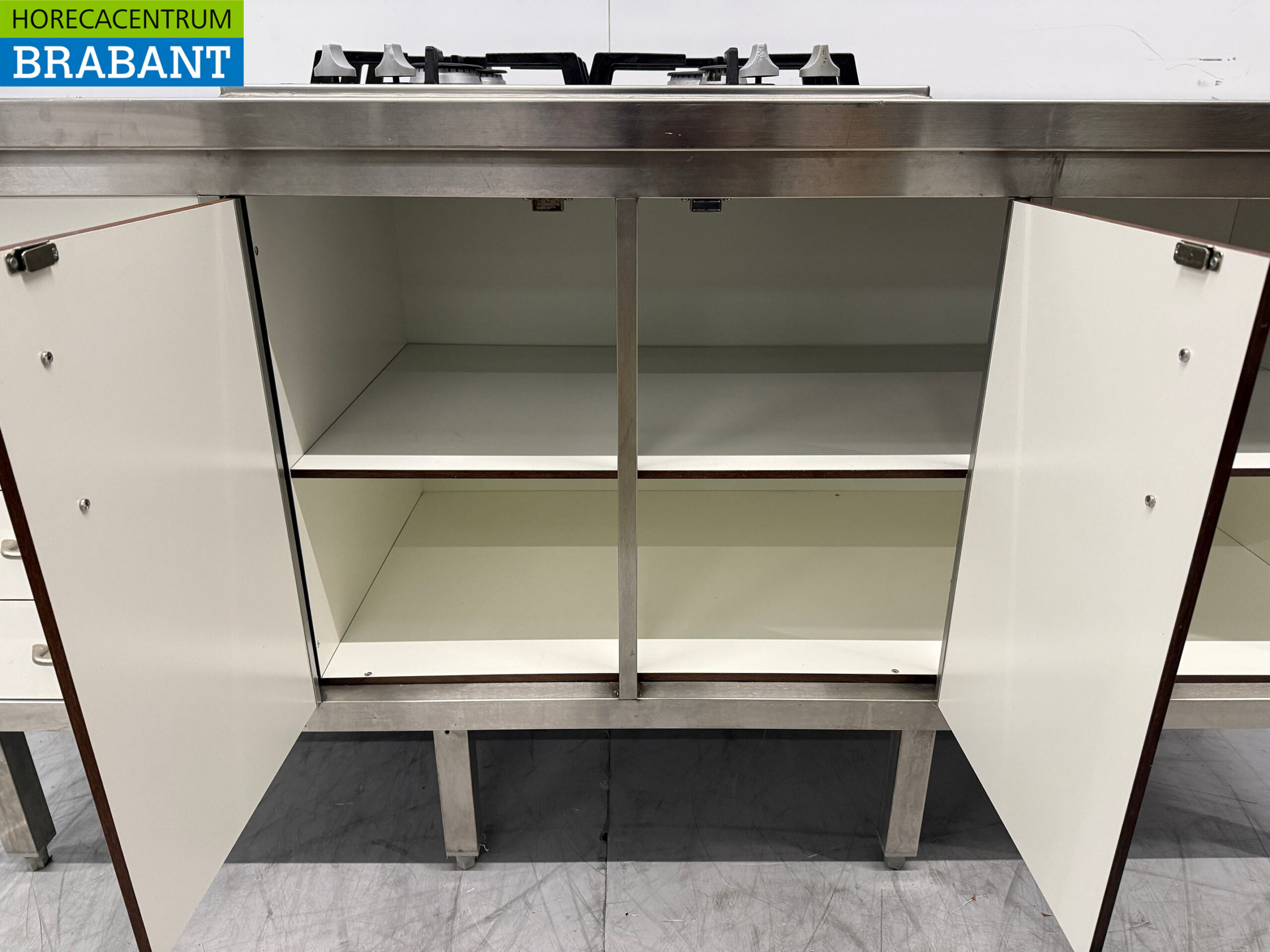 RVS Werkkast met 4 Pits Fornuis met Trespa deuren en laden 180 cm Horeca - Afbeelding 5