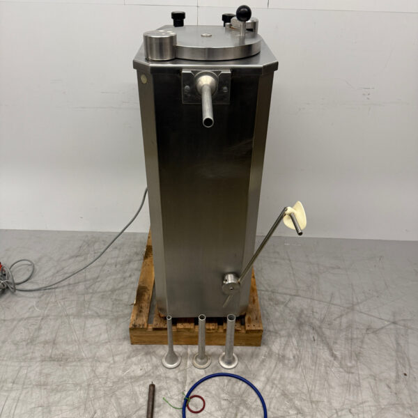 RVS Baader Foodlogistik Worstenvuller Vulbus 30 liter 400V Slagerij