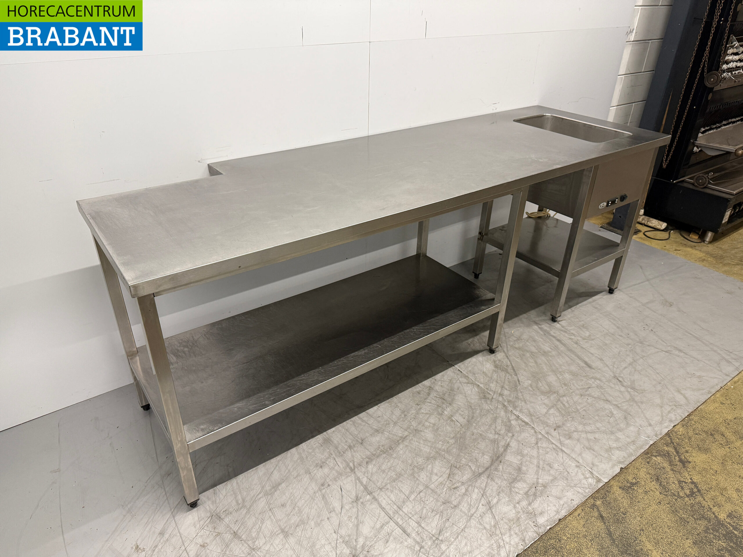 RVS Werktafel met ingebouwde Bain Marie 250 cm 230V Horeca - Afbeelding 3